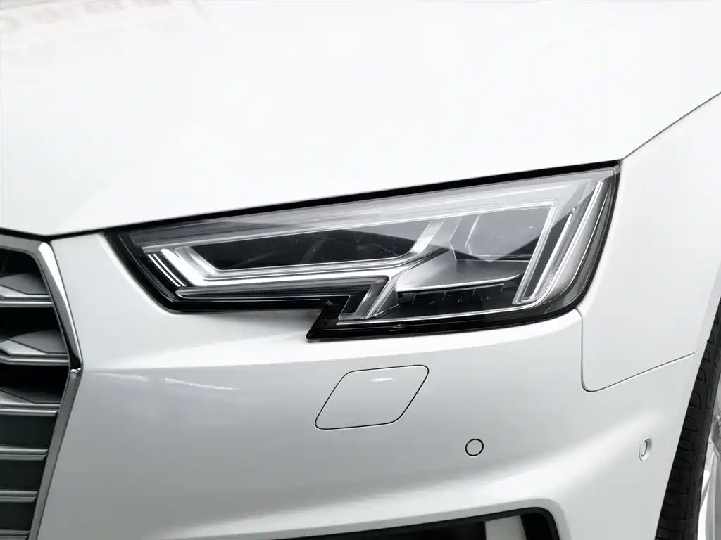 Audi A4L 2020 — фото 7