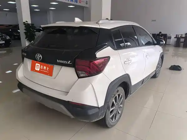 Toyota Yaris L 2022