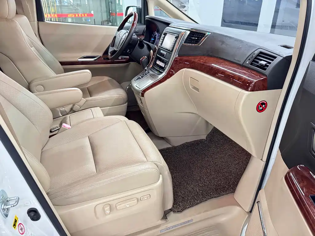 Toyota Alphard 2011 — фото 15