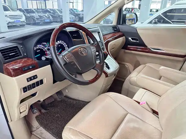 Toyota Alphard 2011