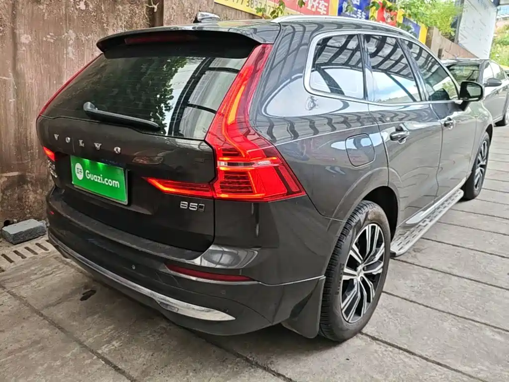 Volvo XC60 2022 — фото 7