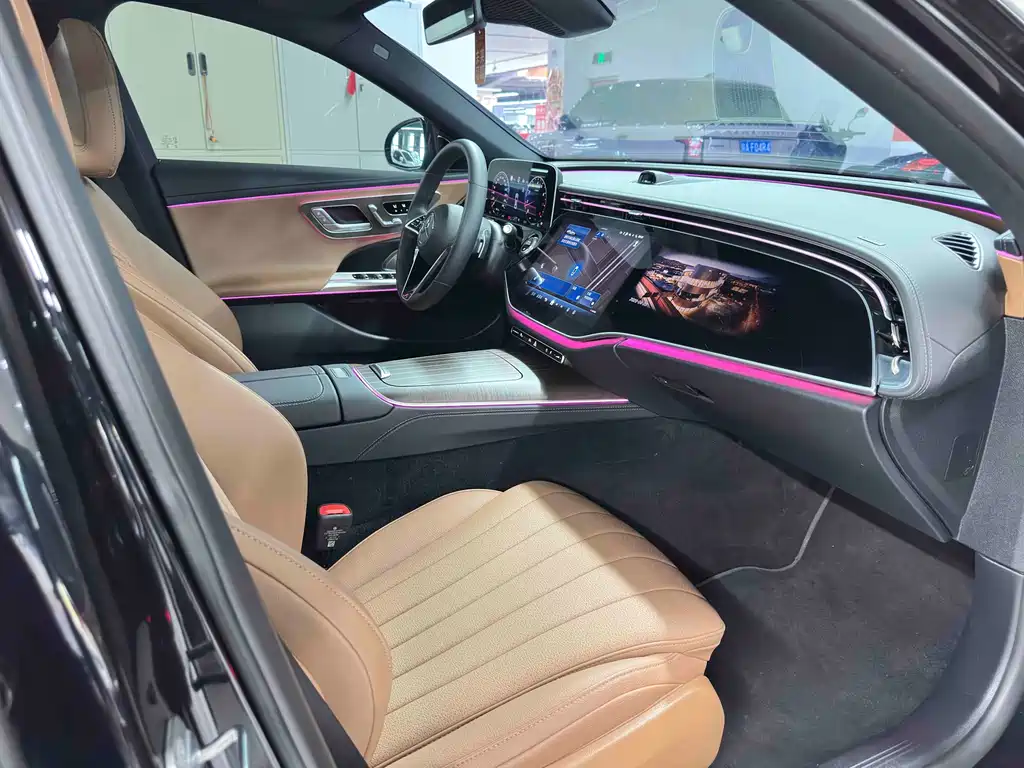 Mercedes-Benz E-Class 2025 — фото 18