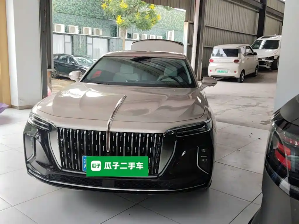 Hongqi H9 2025 — фото 1