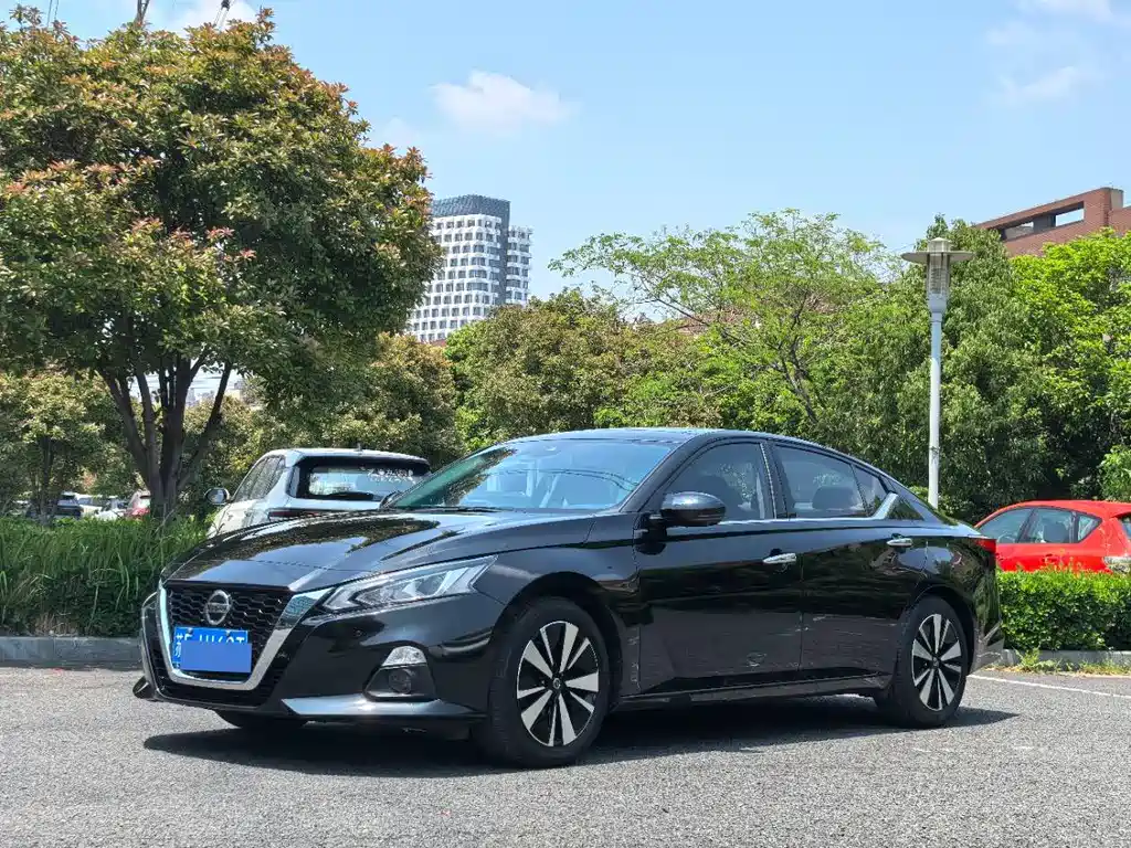 Nissan Teana 2022 — фото 1