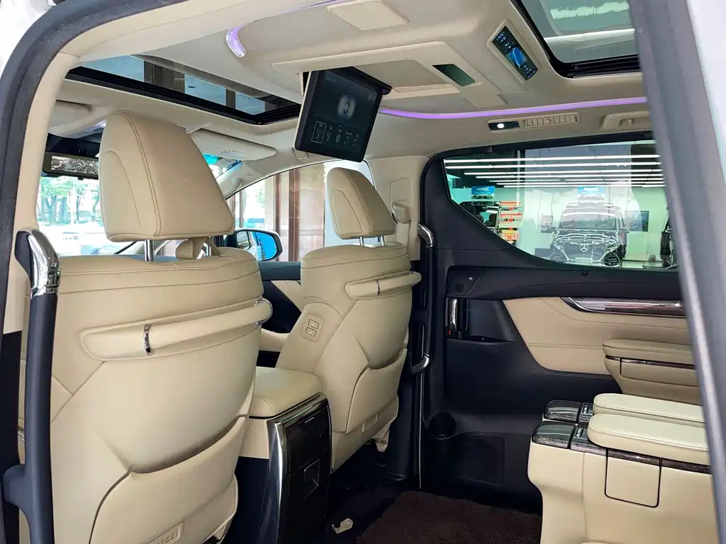 Toyota Alphard 2020 — фото 22
