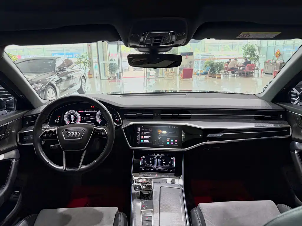 Audi A6L 2022