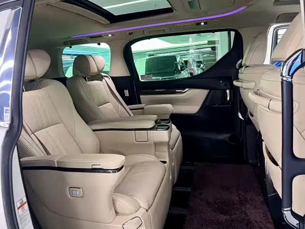 Toyota Alphard 2020