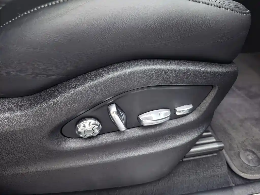 Porsche Cayenne 2020 — фото 17