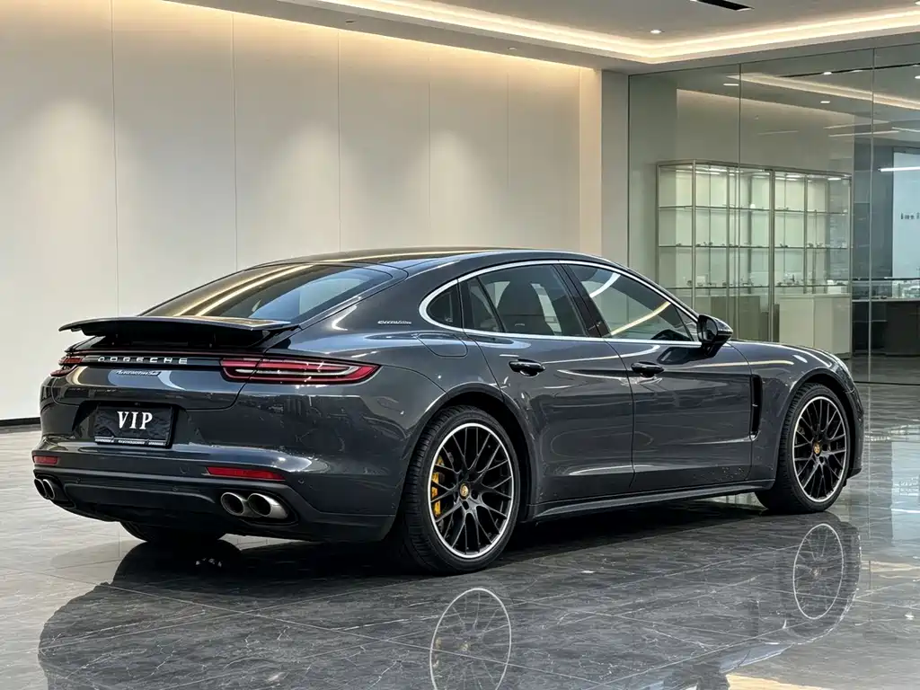 Porsche Panamera 2018 — фото 9