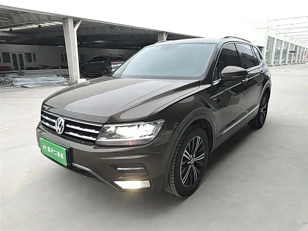 Volkswagen Tiguan L 2020 — фото 1