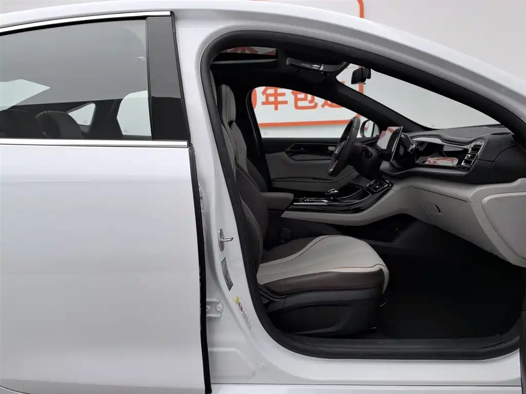 BYD Qin PLUS 2023 — фото 23