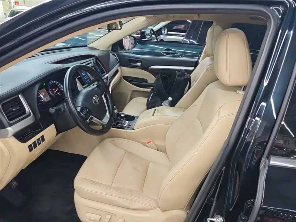 Toyota Highlander 2017 — фото 14