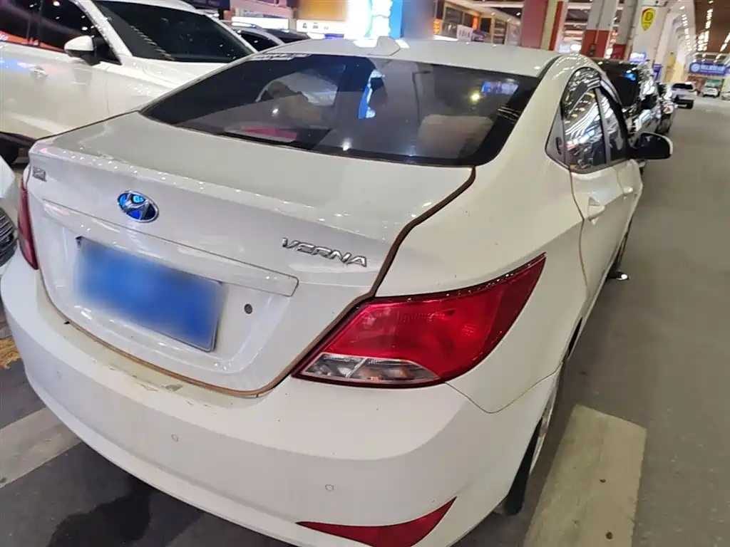 Hyundai Verna 2016 — фото 7