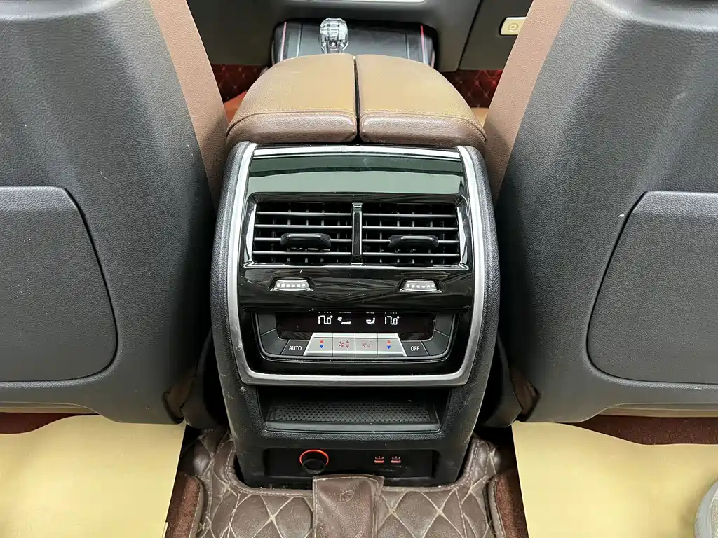 BMW X7 2019 — фото 28