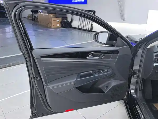 Volkswagen Passat 2023