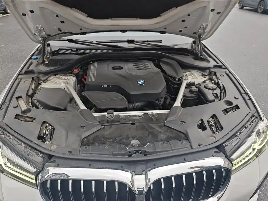 BMW 5 Series 2022 — фото 10