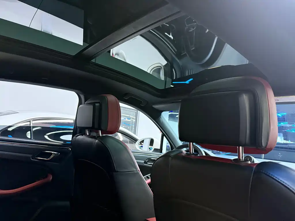 Porsche Macan 2015 — фото 15