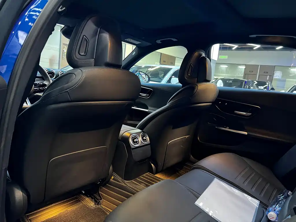 Mercedes-Benz C-Class 2023 — фото 13