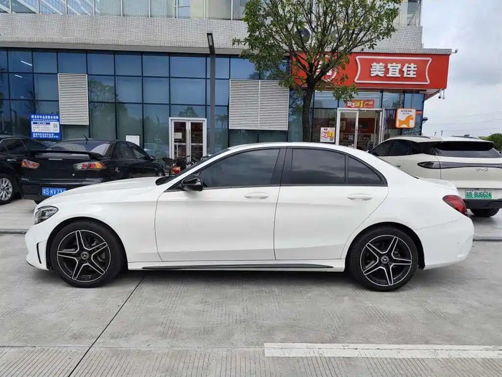 Mercedes-Benz C-Class 2021