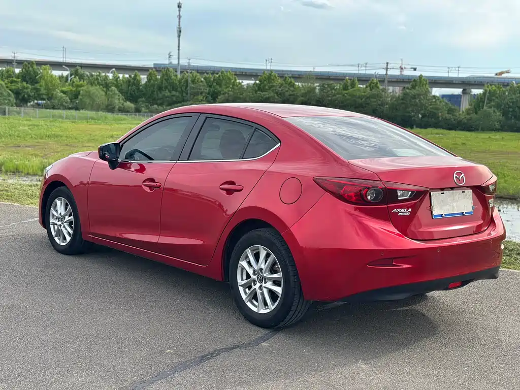 Mazda 3 Axela 2015 — фото 16
