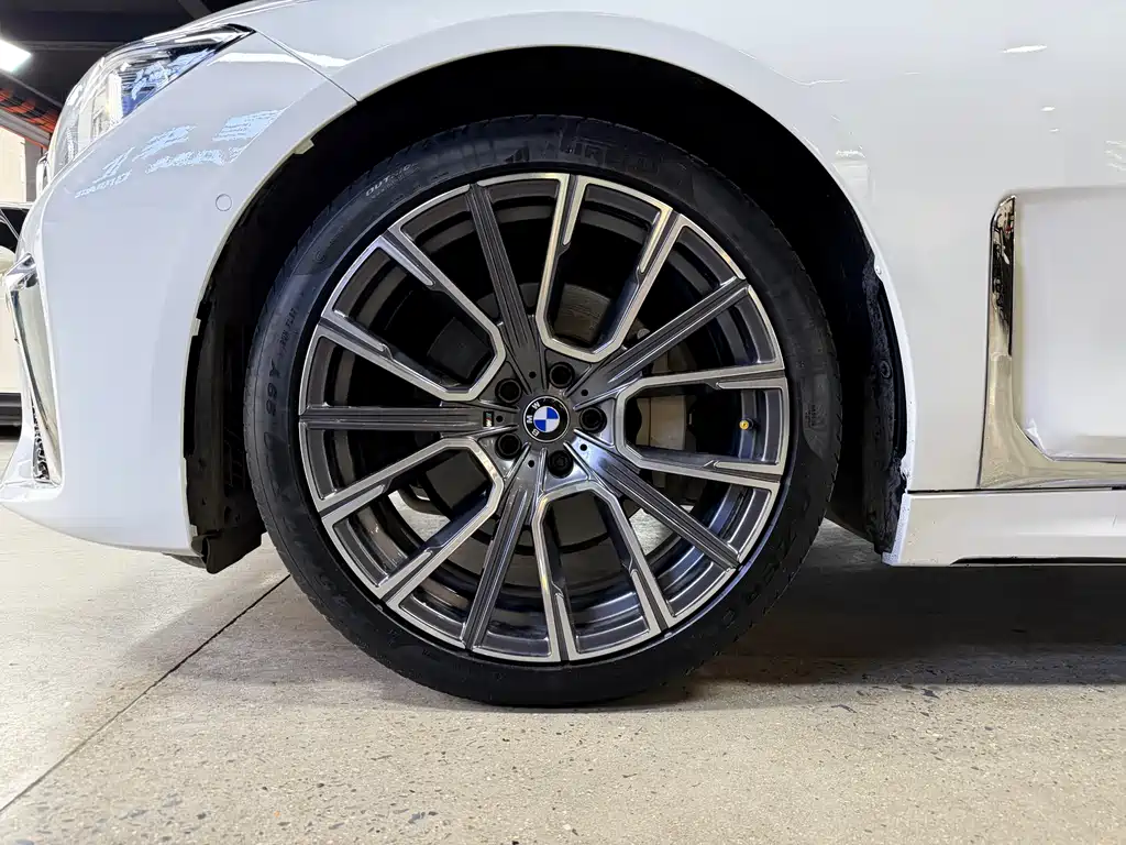 BMW 7 Series 2016 — фото 25