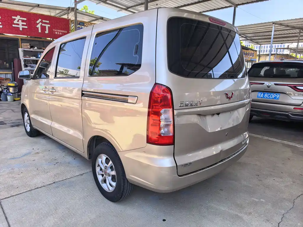 Wuling Hongguang V 2019 — фото 5