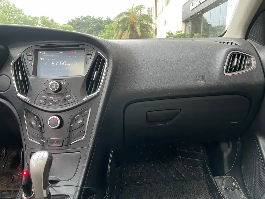 GAC Motor Trumpchi GA3S 2015 — фото 18