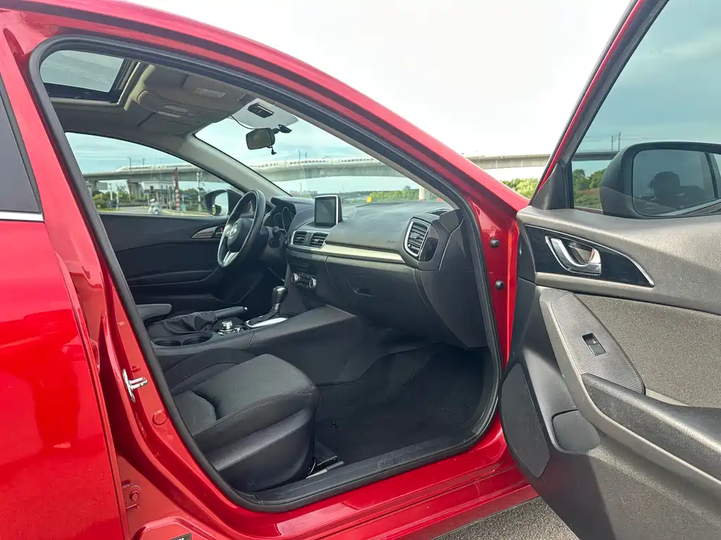 Mazda 3 Axela 2015 — фото 11