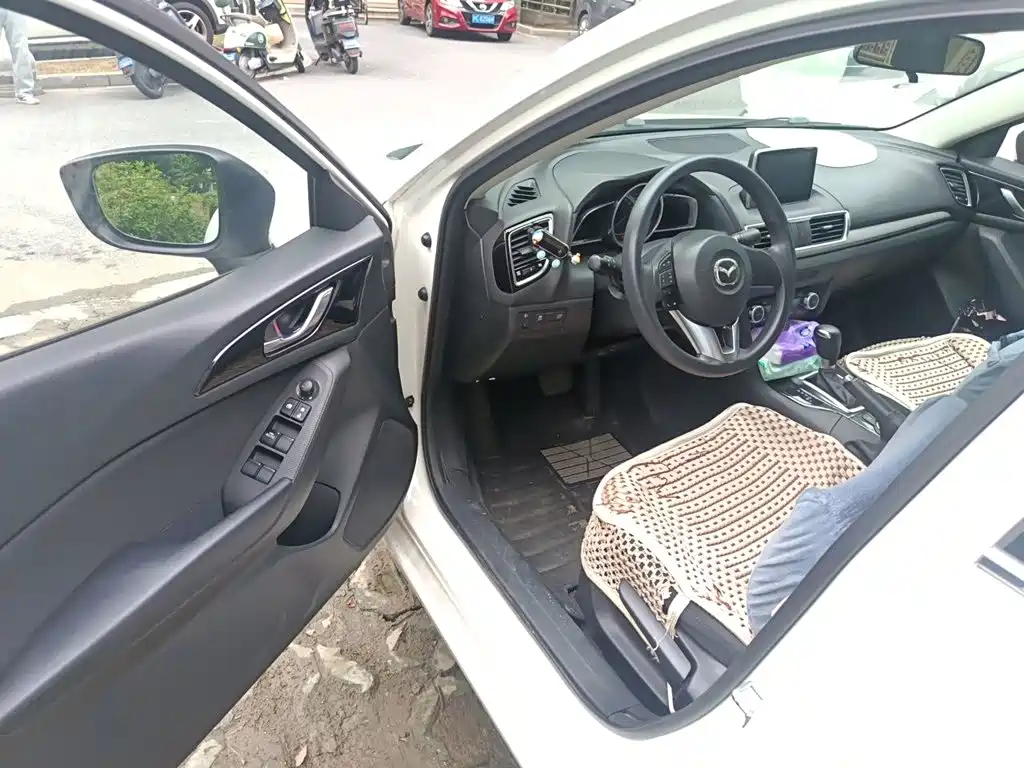 Mazda 3 Axela 2015 — фото 14