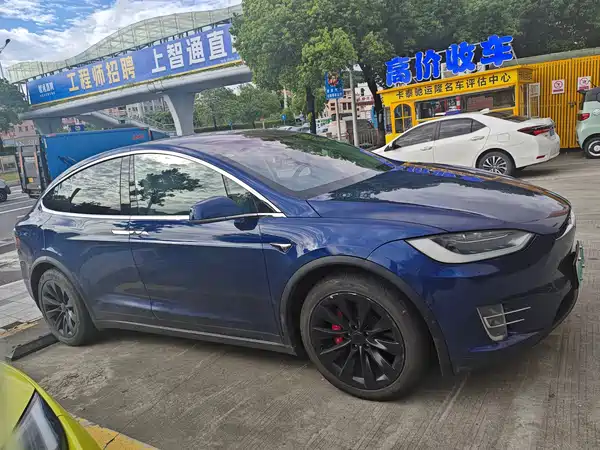 Tesla Model X 2018