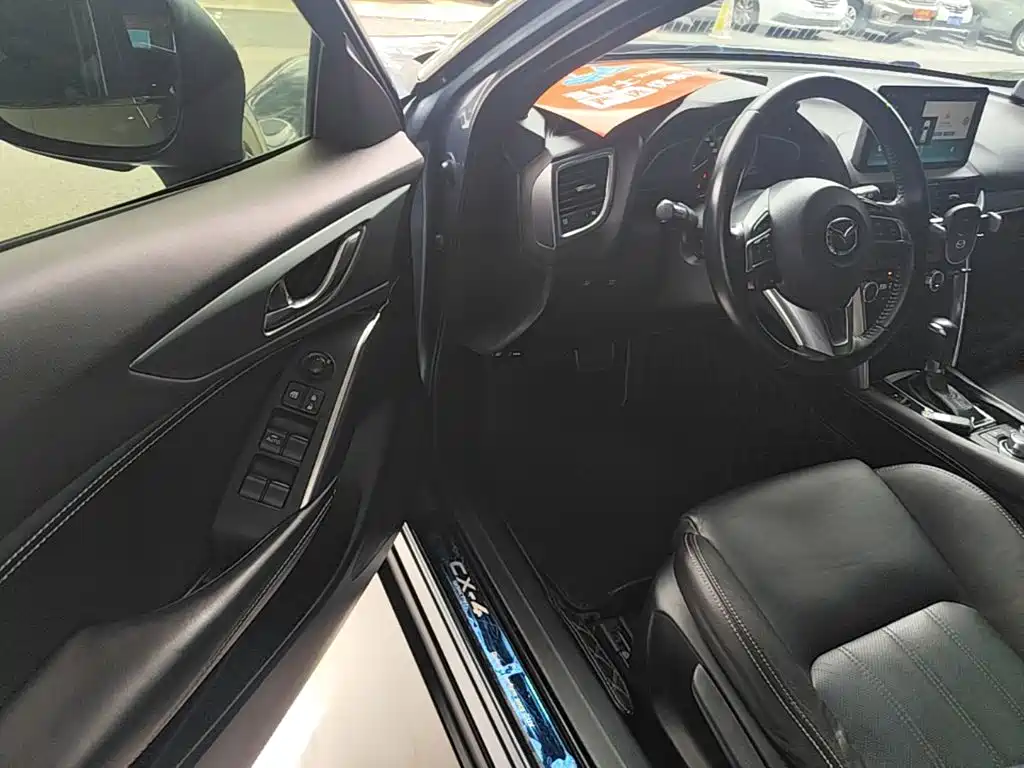 Mazda CX-4 2016 — фото 16