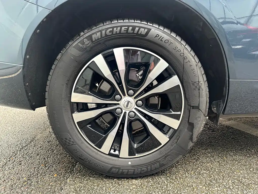Volvo XC60 2022 — фото 21