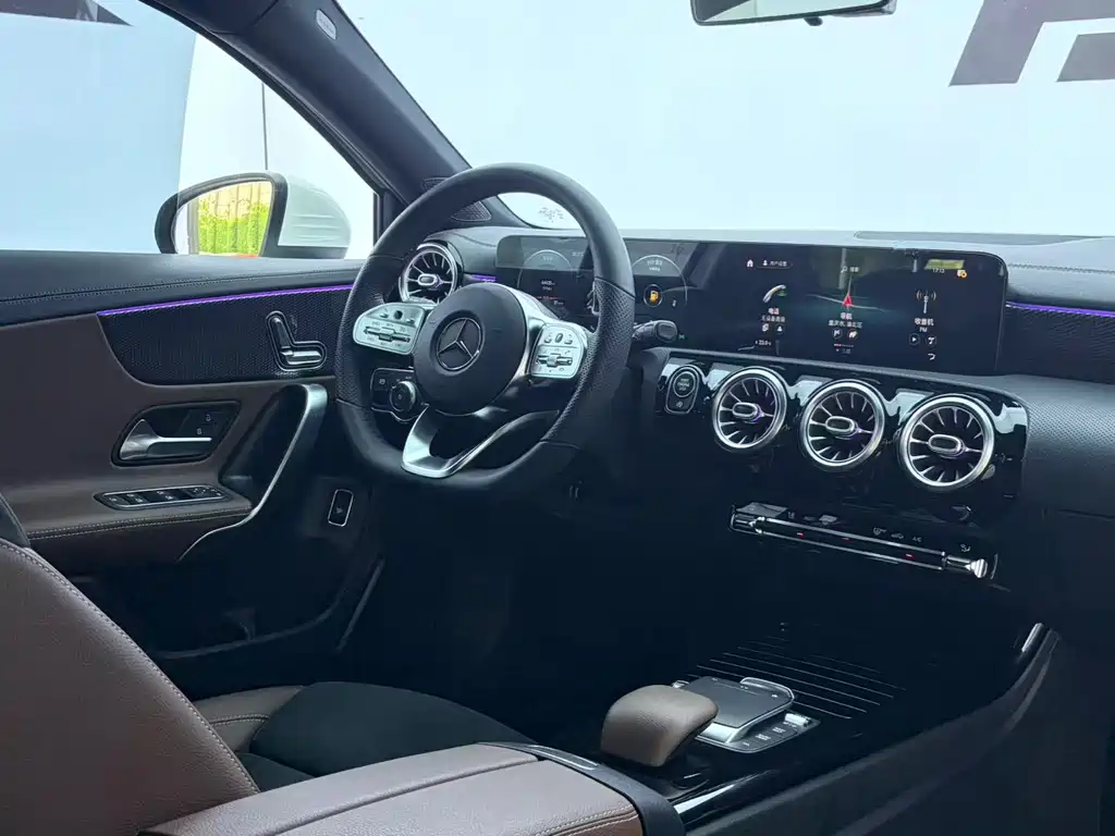 Mercedes-Benz A-Class 2021 — фото 20