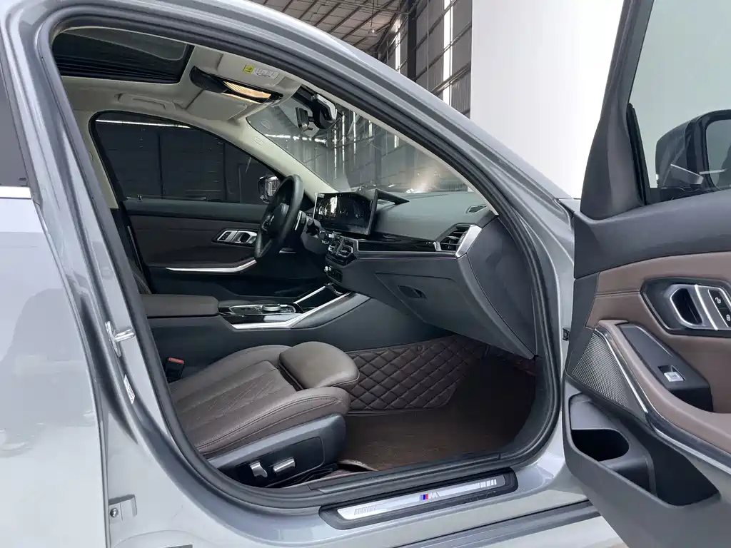 BMW 3 Series 2023 — фото 15