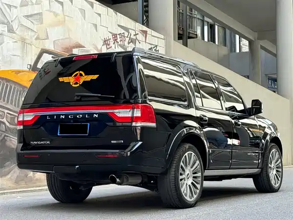 Lincoln Navigator 2016