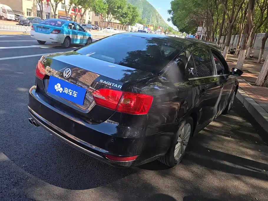 Volkswagen Sagitar 2014