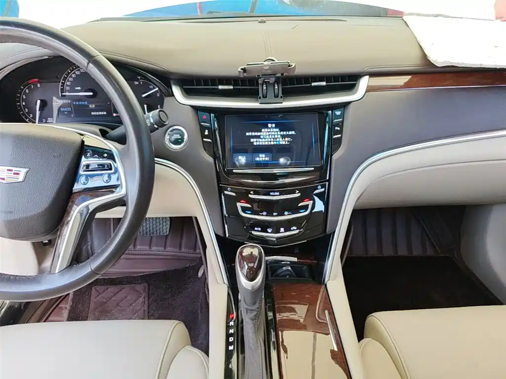 Cadillac XTS 2017 — фото 13