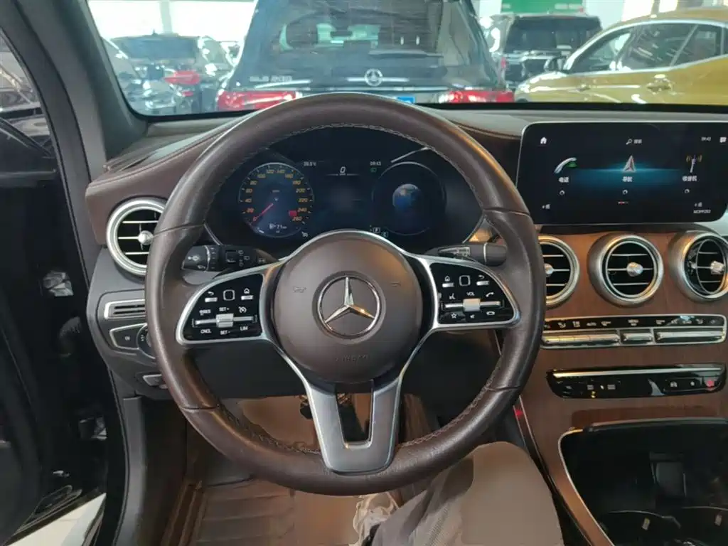 Mercedes-Benz GLC 2021 — фото 11