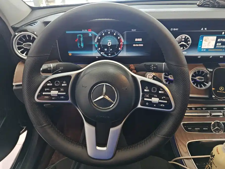 Mercedes-Benz E-Class 2019 — фото 15