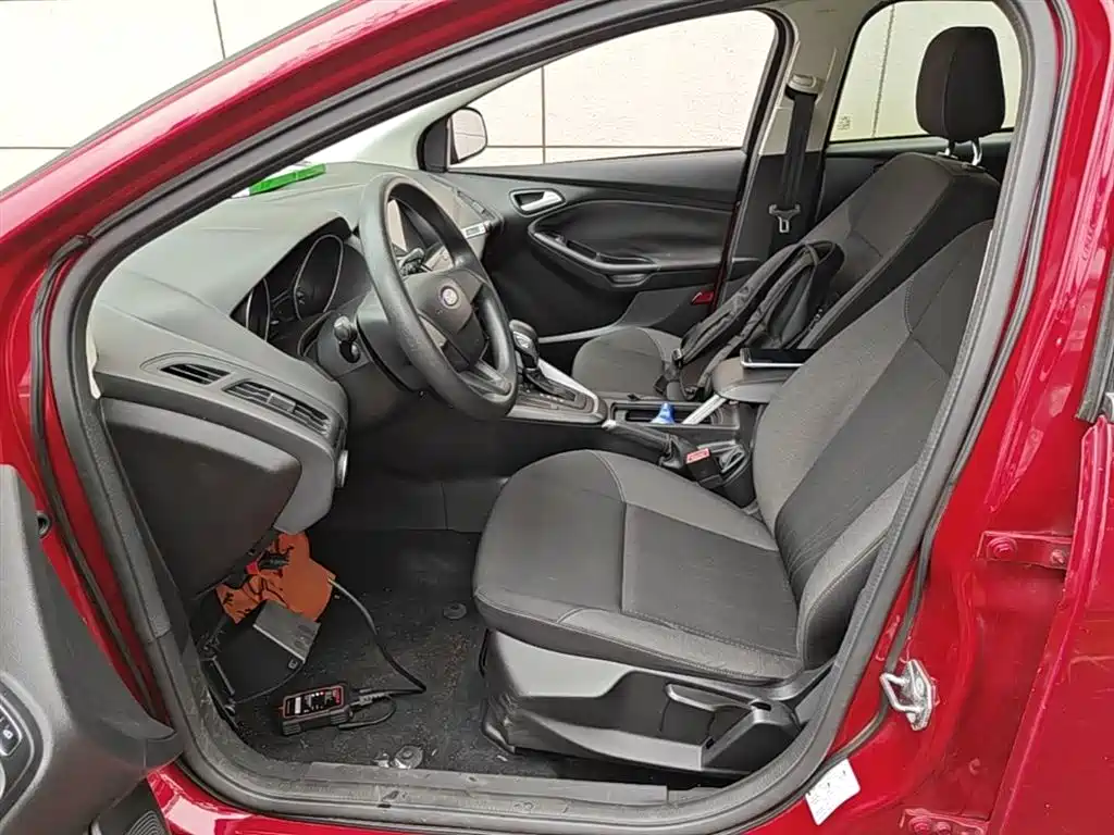 Ford Focus 2016 — фото 15