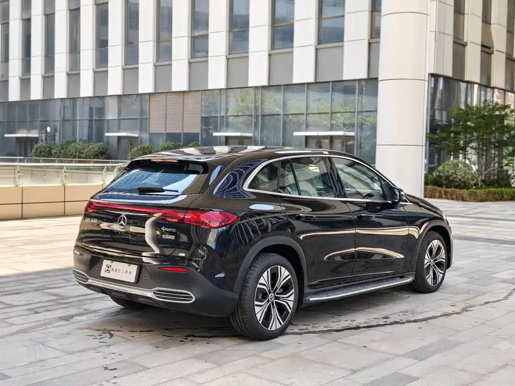 Mercedes-Benz EQE SUV 2025 — фото 18
