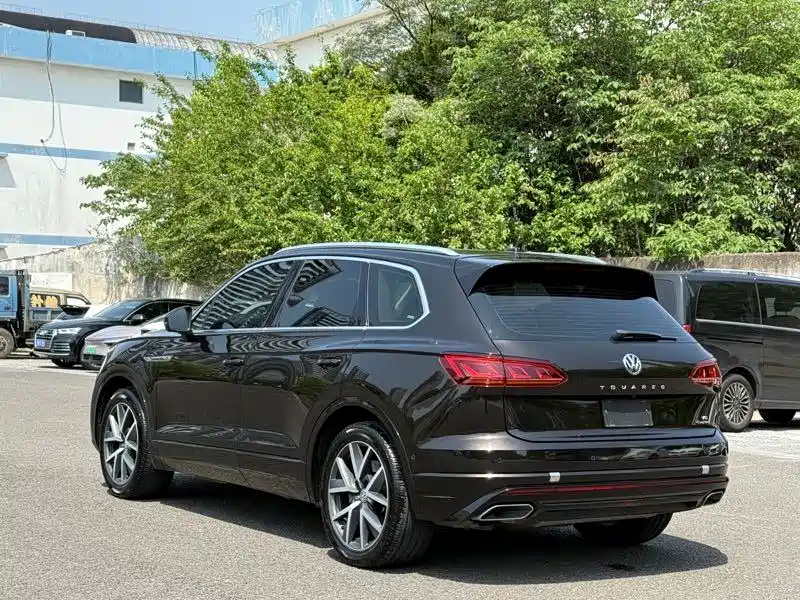 Volkswagen Touareg 2020 — фото 11