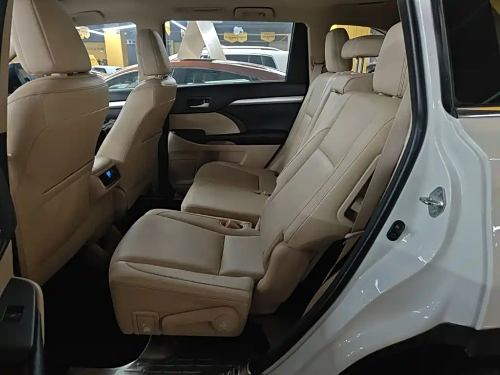 Toyota Highlander 2016 — фото 17