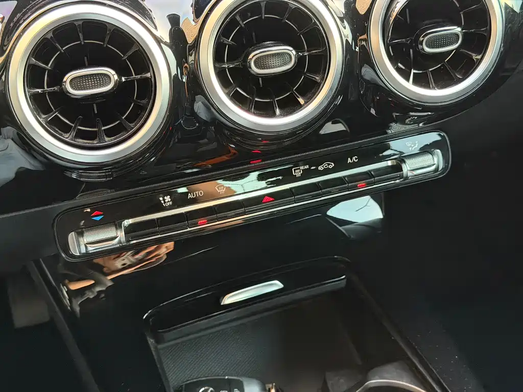 Mercedes-Benz A-Class 2020 — фото 16