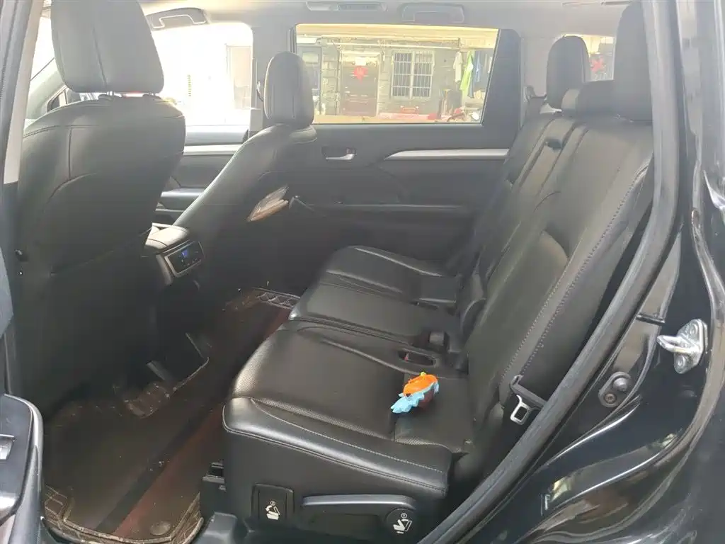 Toyota Highlander 2020 — фото 15