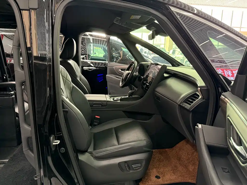 Toyota Alphard 2023 — фото 8
