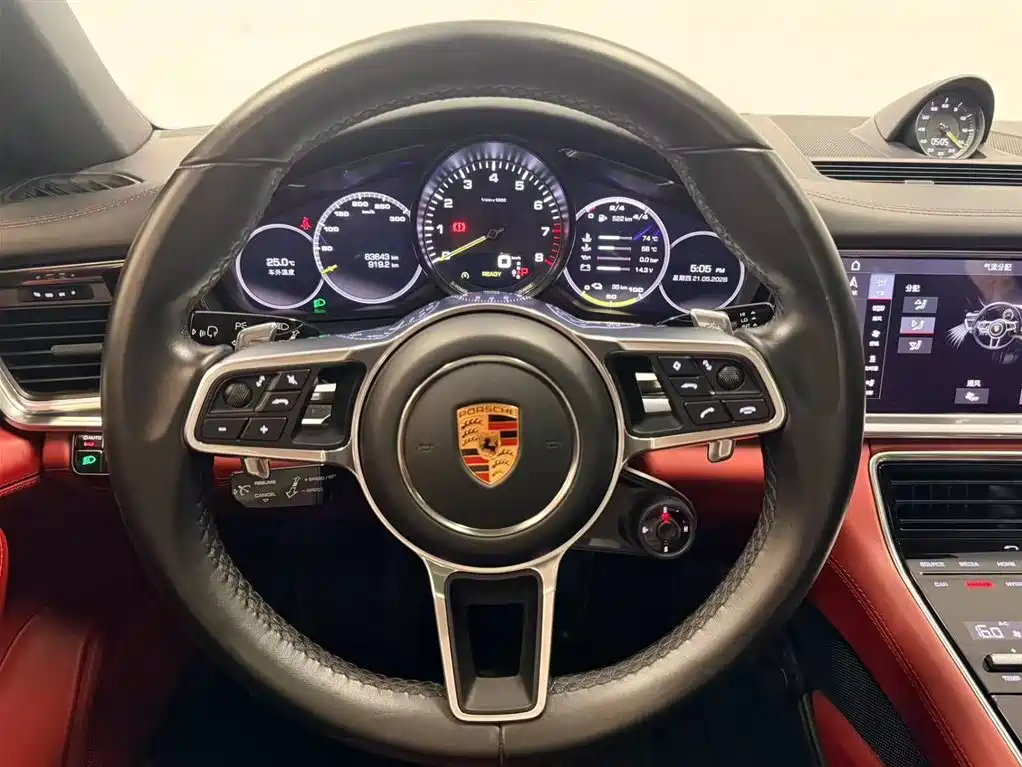 Porsche Panamera Hybrid 2018 — фото 20