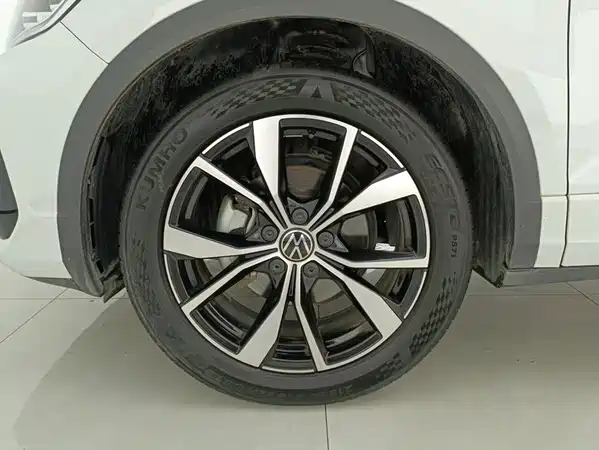 Volkswagen T-Roc 2024