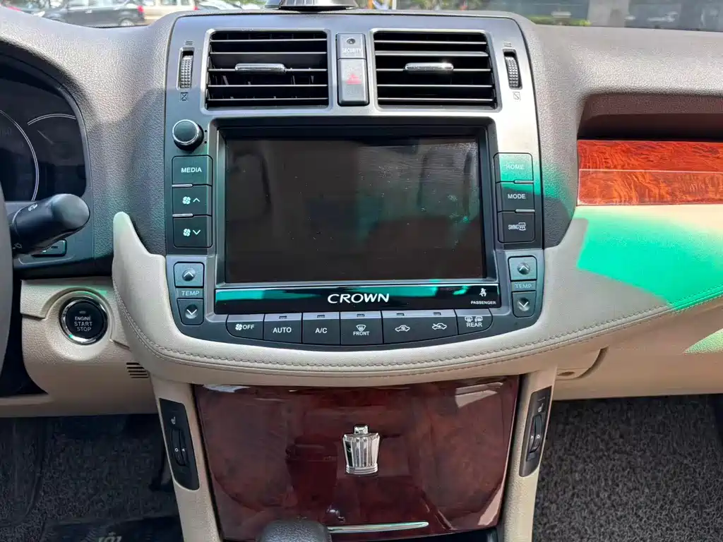 Toyota Crown 2013 — фото 11