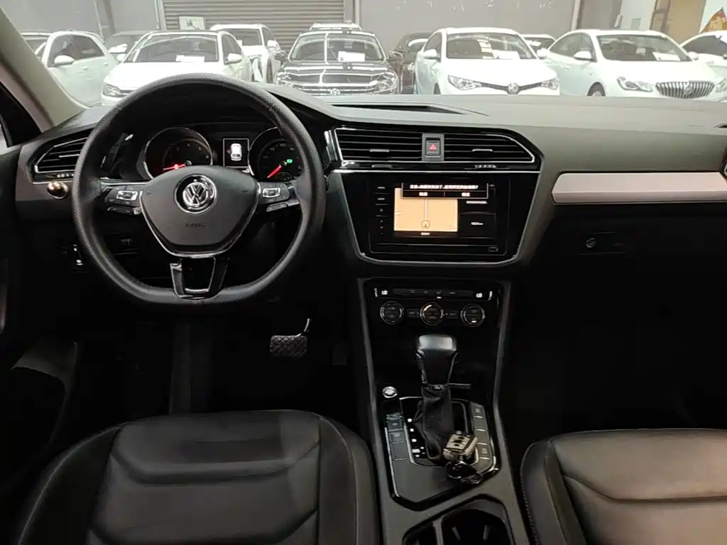 Volkswagen Tiguan L 2020 — фото 10